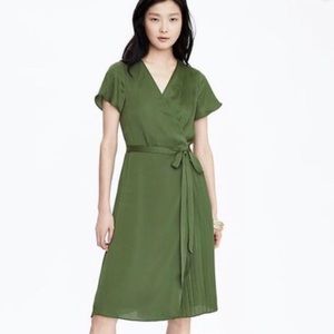 Banana Republic Pleated Wrap Dress Size S
